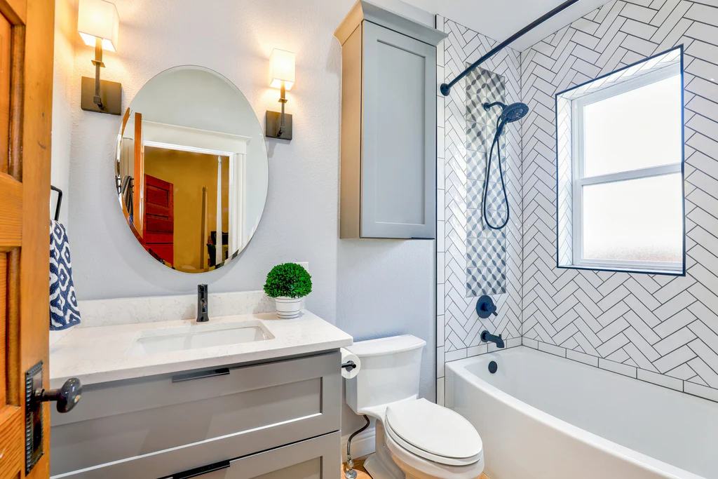Bold Colors in a Modern Bathroom